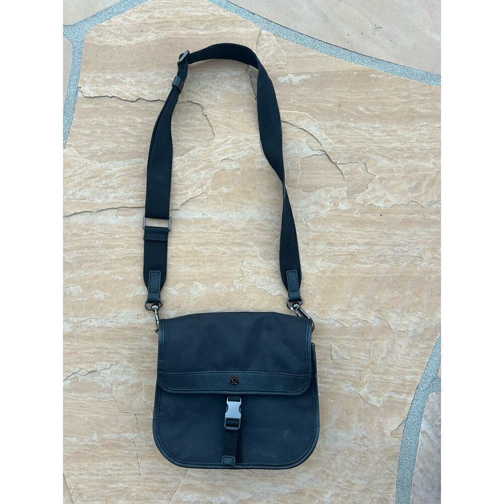 Lululemon Now and Always Crossbody (5L) In Black MF